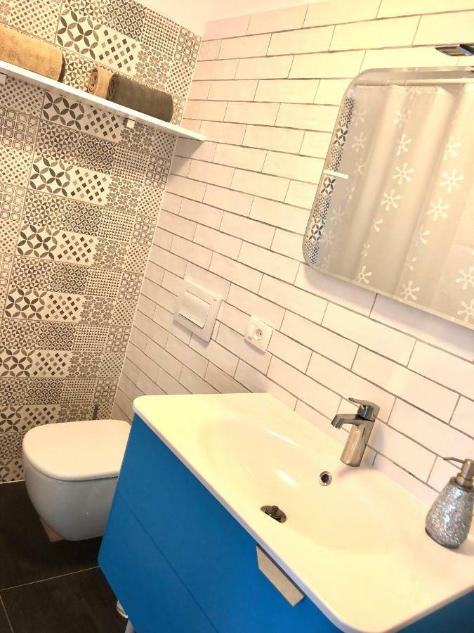 Seaview Apartment โคเปร์ ภายนอก รูปภาพ